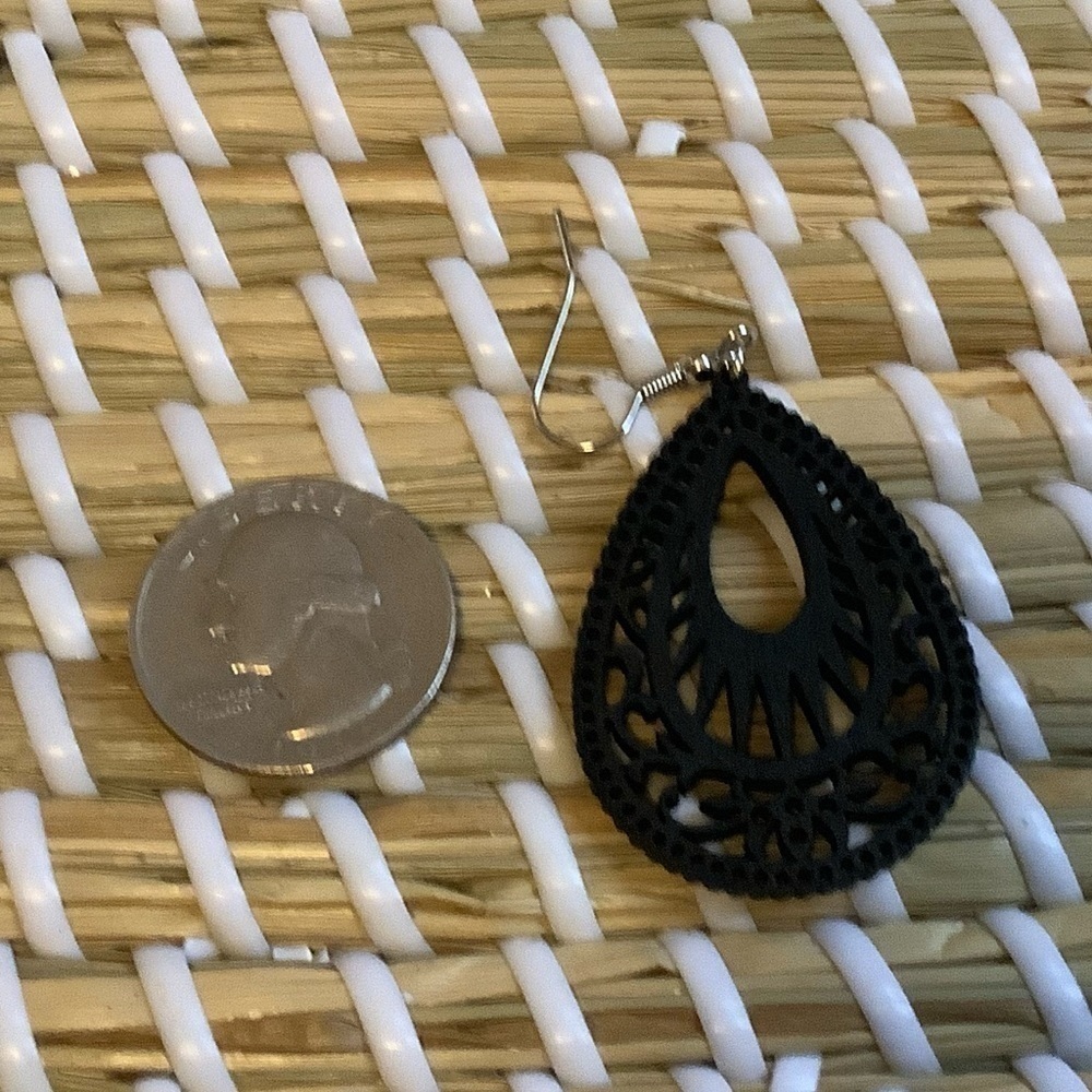 🏝️NEW🏝️Dangle Earrings / Retro Wood Hollow Earrings - Picture 4 of 6